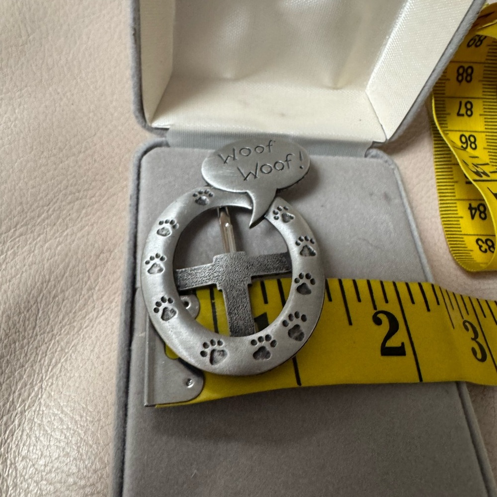 Silver Dog Paw Brooch with Speech Bubble - Picture 6 of 6